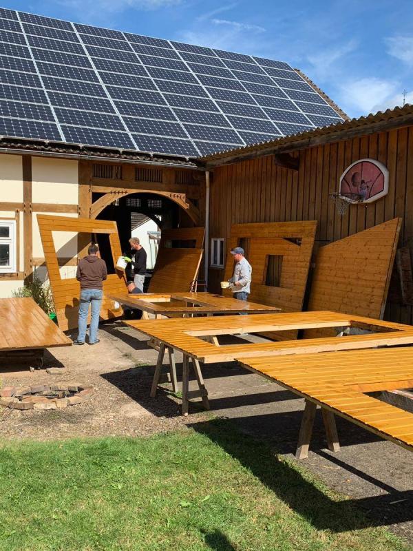 Streichen der Weihnachtsmarkt Hütten